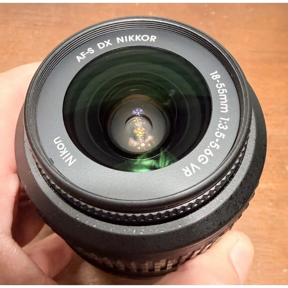 Nikon AF-S DX Nikkor 18-55mm f/3.5-5.6 dx vr Auto Lens